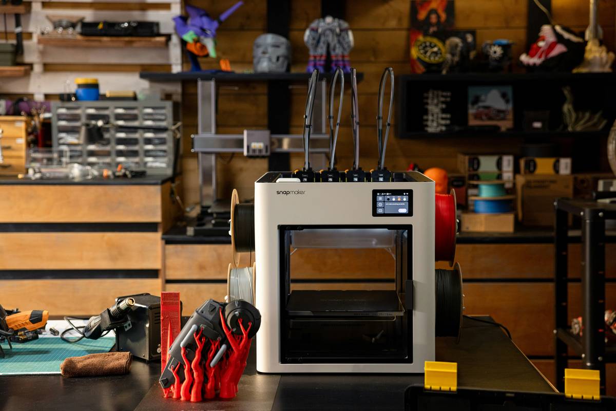 Bar chart showing 78% of artists quit 3D printing within 3 months due to irrelevant course content